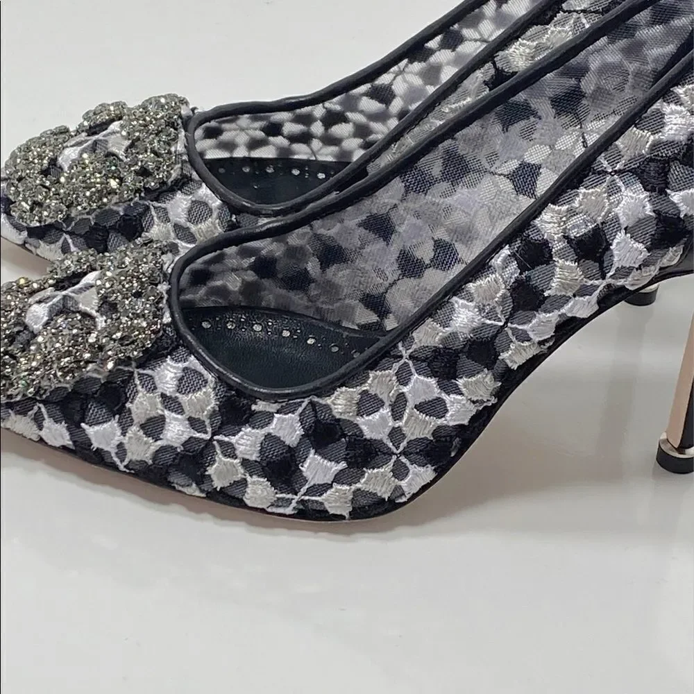 Manolo Blahnik Hangisi 105 Embellished Embroidered Pumps size 36